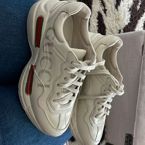 Gucci rhyton size 6 woman's